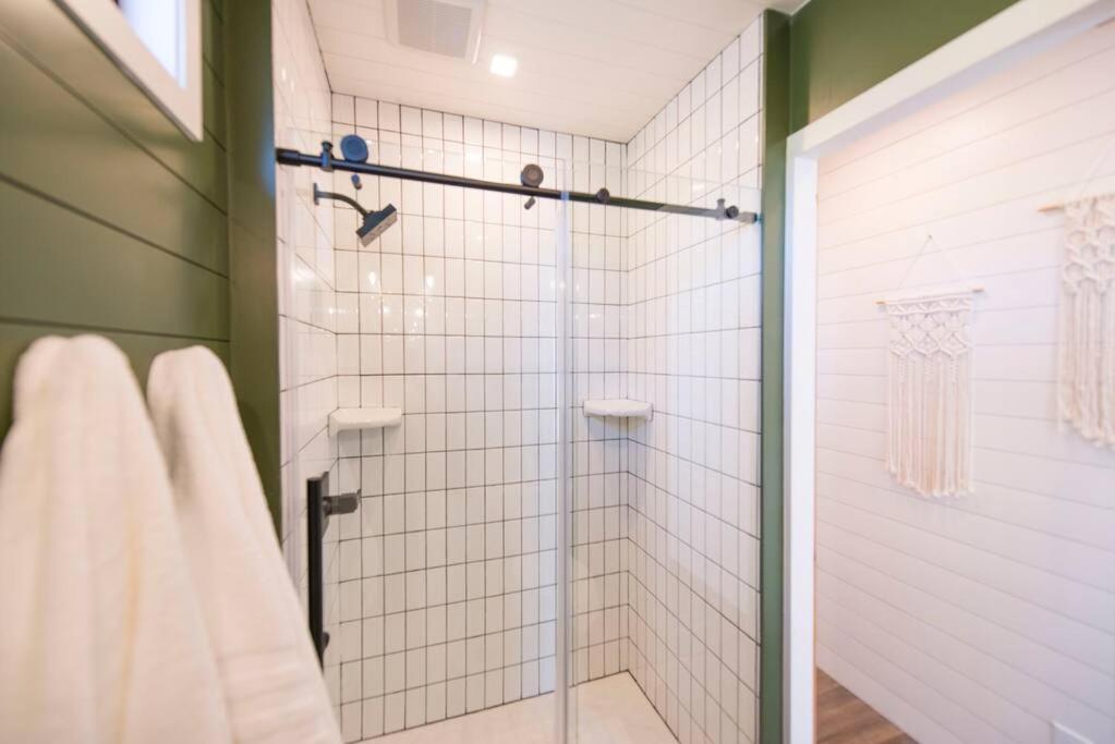 Bellmead Container Home With Rooftop Views And Pickleball-Pecan Grove מראה חיצוני תמונה